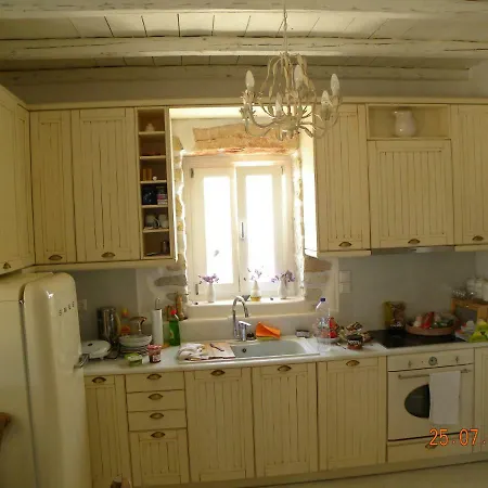 Tatil Evi Petradi Ambelas